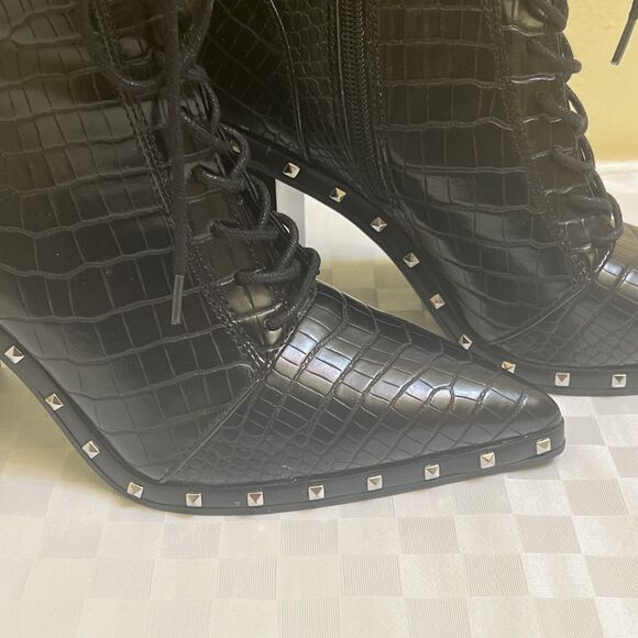 Charles by Charles David Women's Duffy Black Studded Boots Sz 7.5M NWOB - Picture 2 of 9